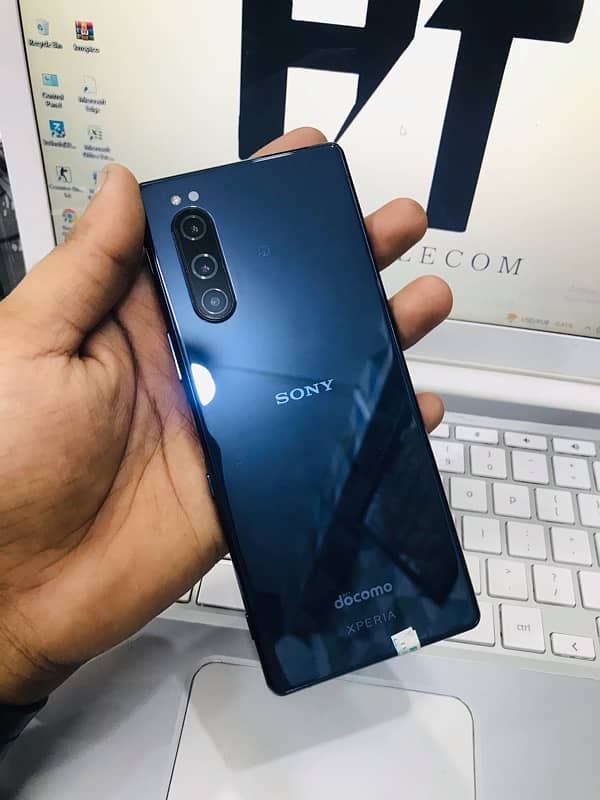 SONY EXPERIA MARK 1 2