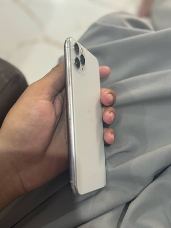 IPhone 11 Promax non PTA 6