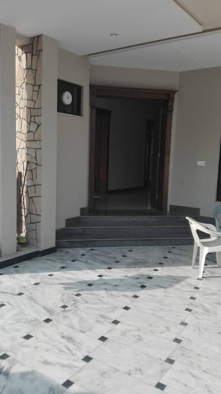 10 Marla 3 Bed Flat For Rent In Askari 14 22