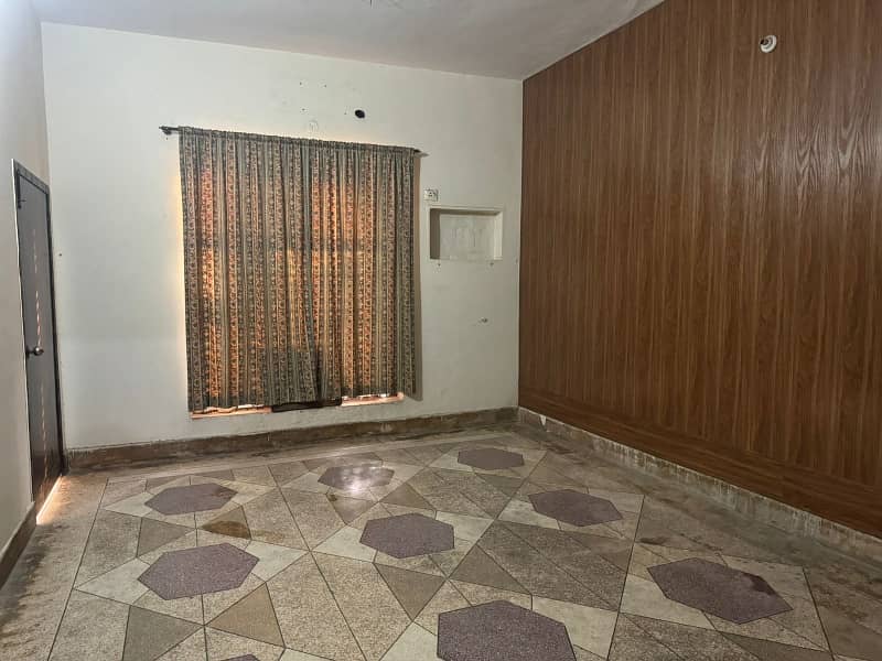 3 marlas commercial Portion with Room With Attach Bath, Kitchen And Courtyard On 3rd Floor 13