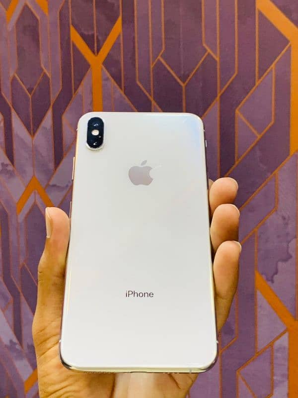 iPhone Xs Max 6