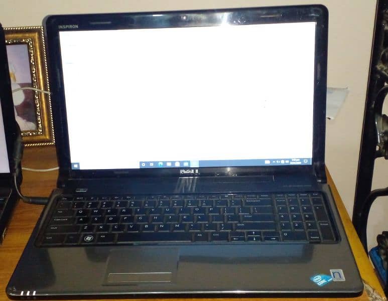 dell Inspiron 1564 1