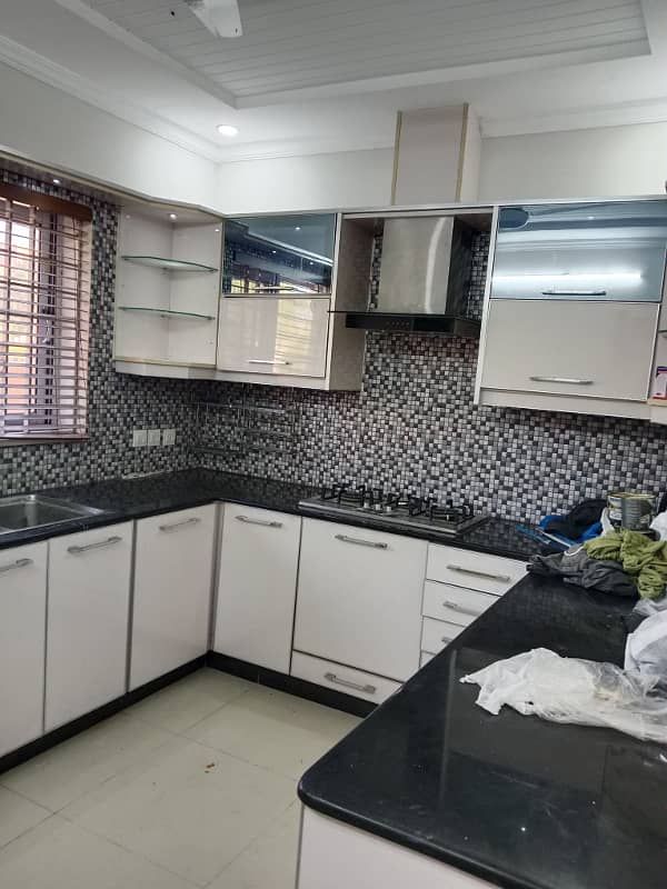 10 Marla Double Storey Gas House with solar installed Available For Rent 4