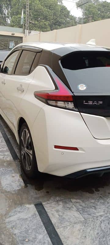 Nissan Leaf 2020 11