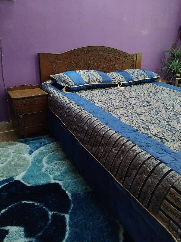 Queen Size Pure Shesham Bed,DoubleBed,1 Dresser,2 sidetables,noMatress 1