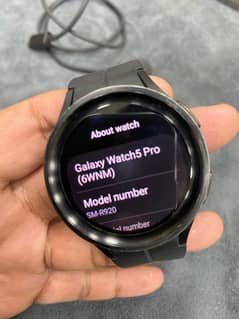 Samsung watch 5 pro with original charger 9/10