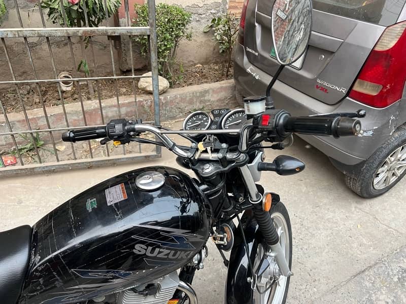 Suzuki GS 150 SE 4