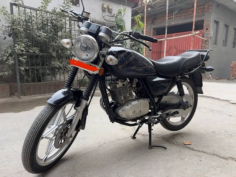 Suzuki GS 150 SE 10