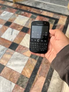 BlackBerry 9720 touch & type