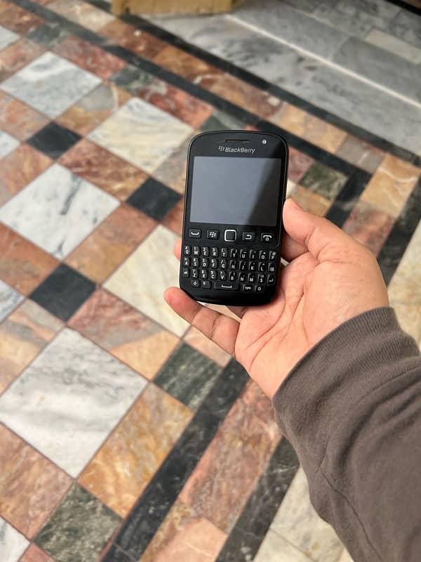 BlackBerry 9720 touch & type 2