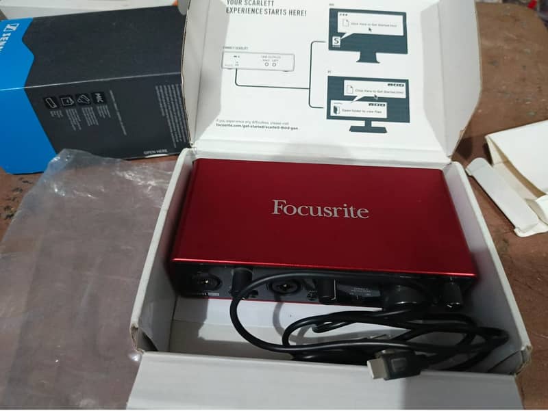 Focusrite Scarlett 2i2 3rd Gen USB Audio Interface 1