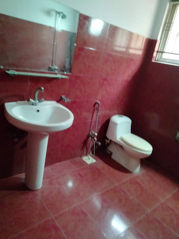 1 Kanal Upper Portion Available For Rent In Gulberg 3 Lahore 3