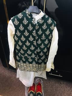 Mehndi dress with waist coat and khussa