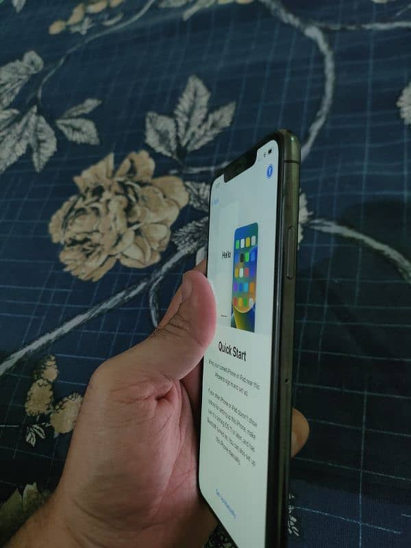 Iphone 11 pro max 4