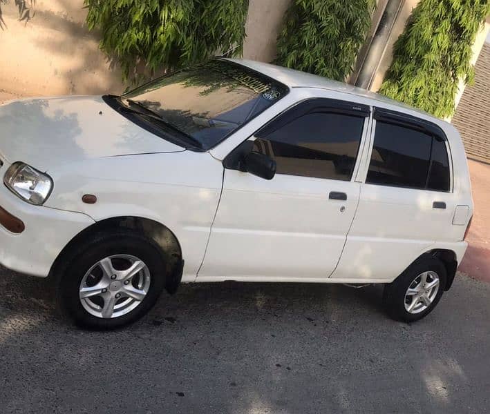 Daihatsu Cuore 2001 3