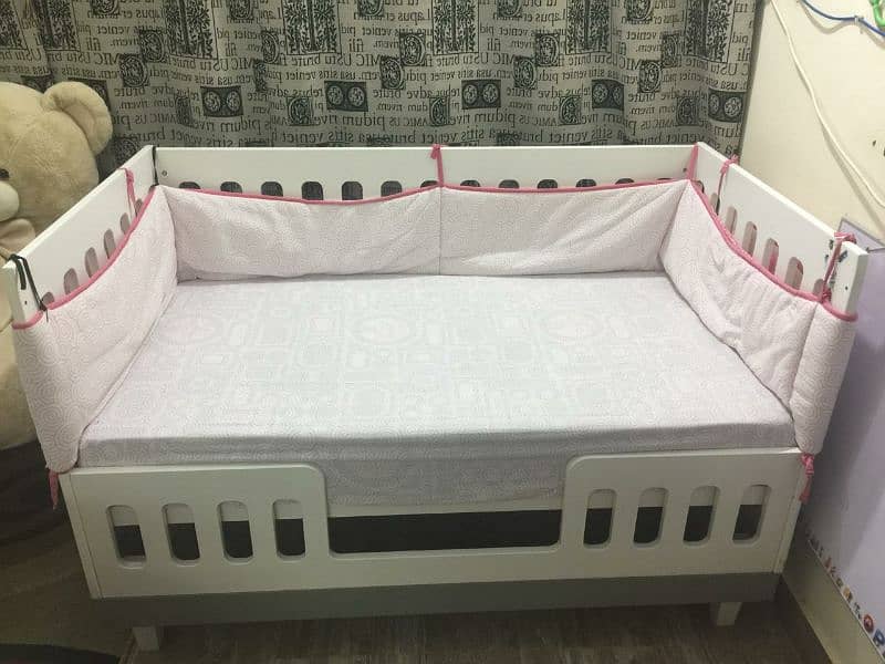 BABY COT 0