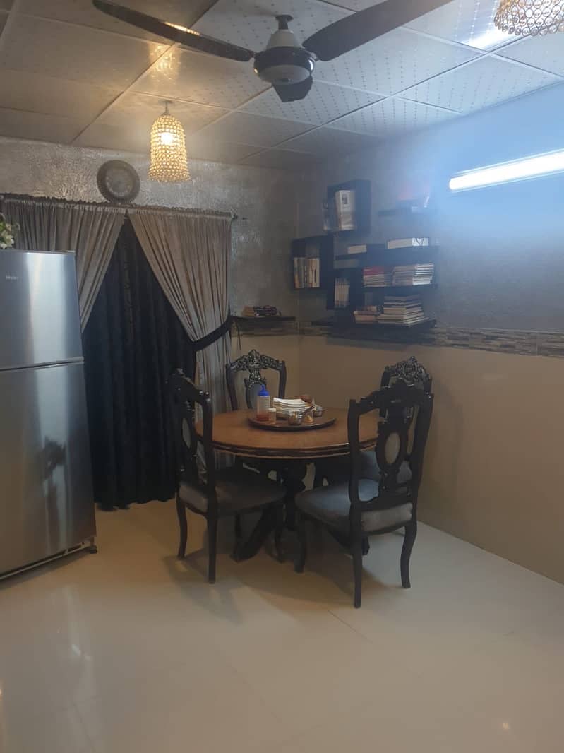 FLAT AVAILABLE FOR SALE (Bahadurabad near crescent roll corner ) 4