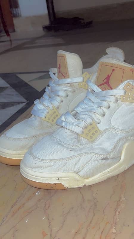 Jordan Retro 4 x Levis White Denim 1