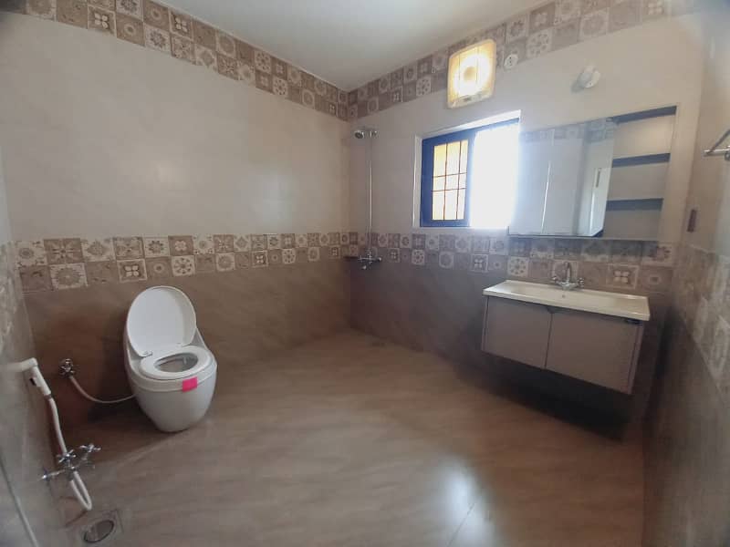 10 marla fully renovated beautiful bungalow for sale in Eden avenue new airport road lahore 22