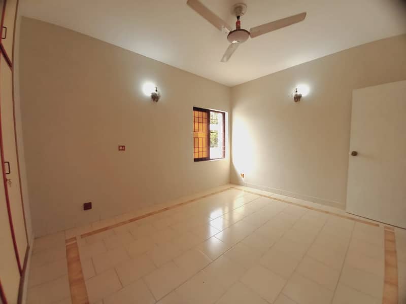 10 marla fully renovated beautiful bungalow for sale in Eden avenue new airport road lahore 25