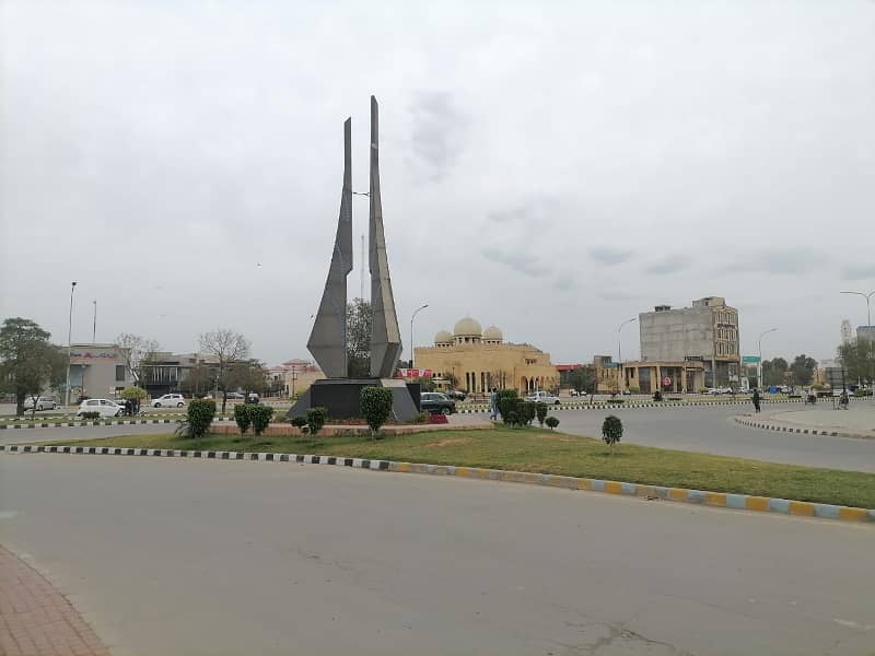 7 Marla Prime Location Plot for SALE in Sector M7 C4 Lake City Lahore Best investment Opportunity 0