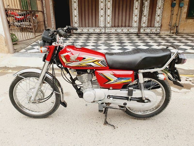 HONDA CG 125 2023/25 MODEL SPEACIAL EDITION BRAND NEW LUDH HONDA 2