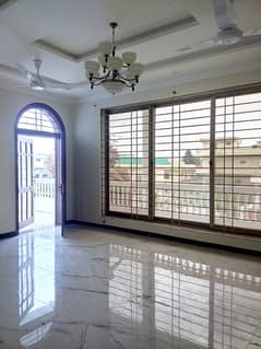 G11 ONE KANAL UPPER PORTION FOR RENT 4 BED 4 BATH SERVANT PRIME LOCATION