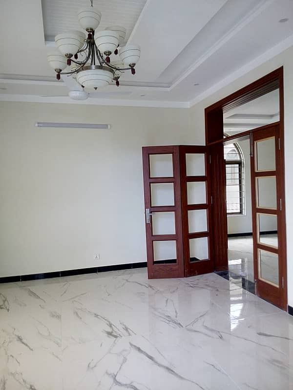 G11 ONE KANAL UPPER PORTION FOR RENT 4 BED 4 BATH SERVANT PRIME LOCATION 1