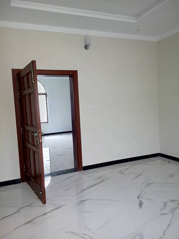 G11 ONE KANAL UPPER PORTION FOR RENT 4 BED 4 BATH SERVANT PRIME LOCATION 4