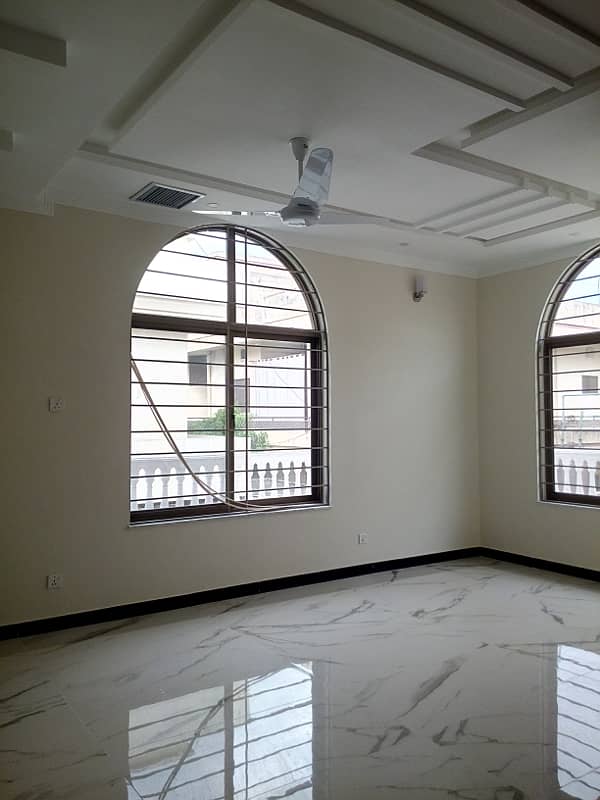 G11 ONE KANAL UPPER PORTION FOR RENT 4 BED 4 BATH SERVANT PRIME LOCATION 7