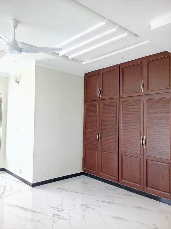 G11 ONE KANAL UPPER PORTION FOR RENT 4 BED 4 BATH SERVANT PRIME LOCATION 9