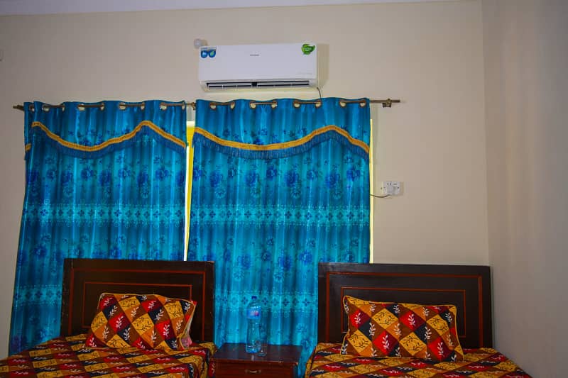 Furnished Bedroom And Geyser For Rent In Farid Town Near Masjid Shohda Only For Job Officers & Business Man Not For STUDENTS 5