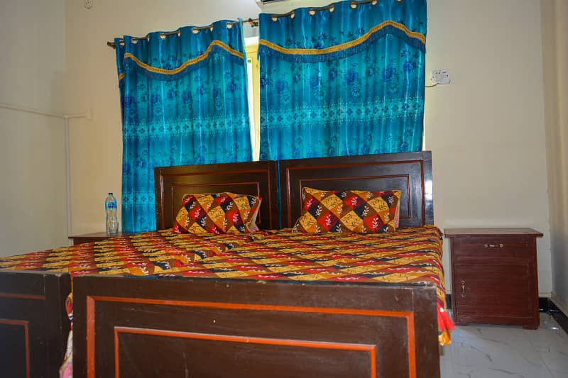 Furnished Bedroom And Geyser For Rent In Farid Town Near Masjid Shohda Only For Job Officers & Business Man Not For STUDENTS 8