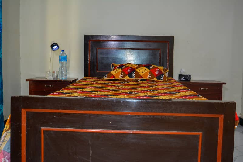 Furnished Bedroom And Geyser For Rent In Farid Town Near Masjid Shohda Only For Job Officers & Business Man Not For STUDENTS 10