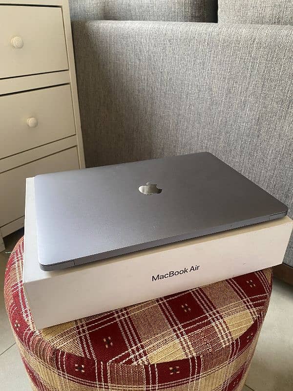 Apple Macbook Air 2020 M1 chip 8gb/256gb 2