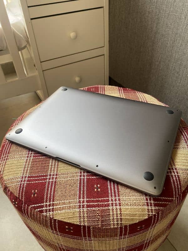 Apple Macbook Air 2020 M1 chip 8gb/256gb 4