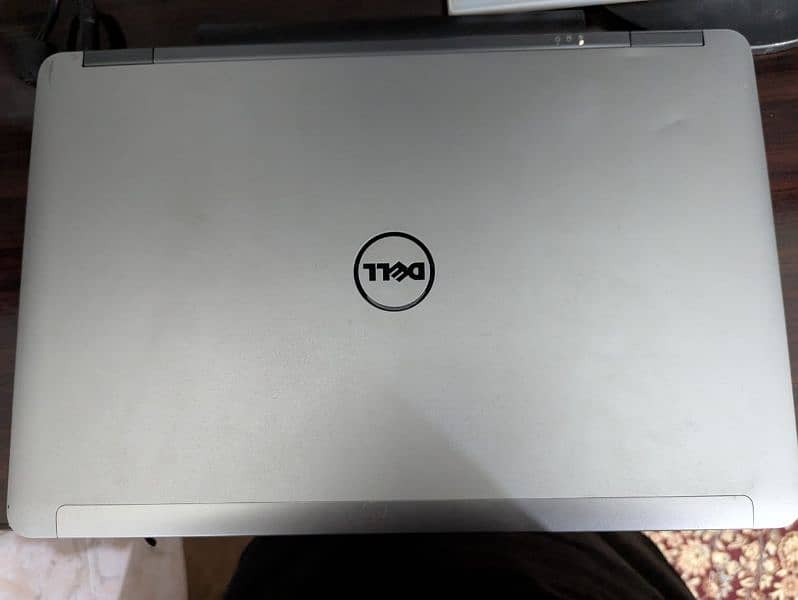 Dell Latitude E6540 4