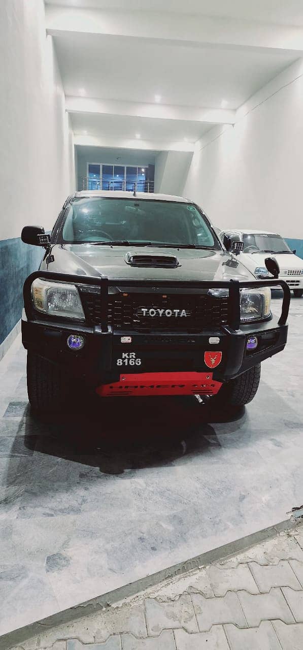 Toyota Hilux Vigo 2011 Model 4X4 For Urgent Sale 0