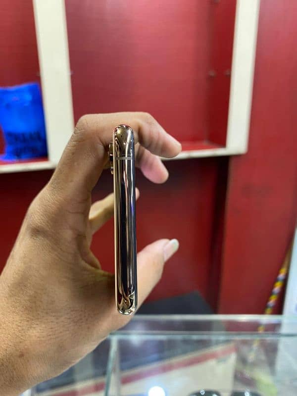 iphone xs dual sim official approved 4