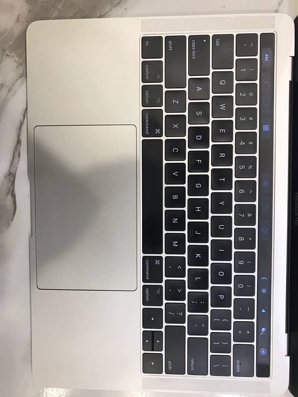 Macbook Pro 2017 13/SSD 512gb Macbook for sale 4