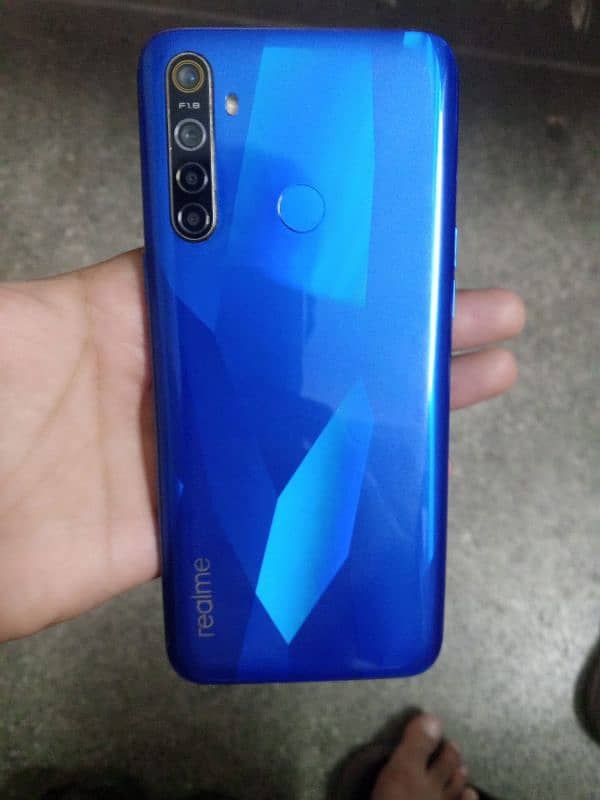 realme 5 in 4/64 family use 7