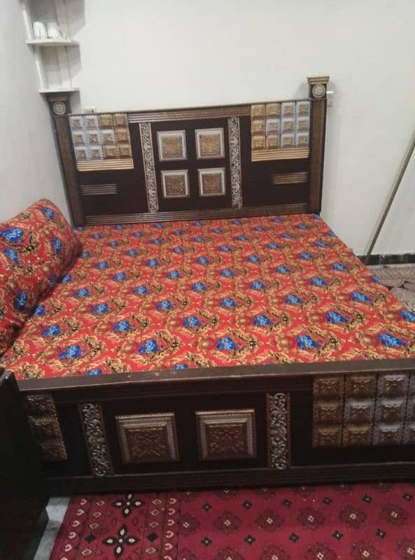 King bed with mattress and dressing 0