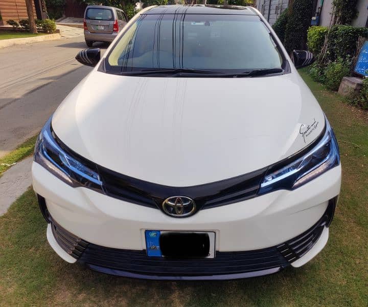 Toyota Corolla Altis Grande 1.8 CVT 1.8 full option scratchless 1