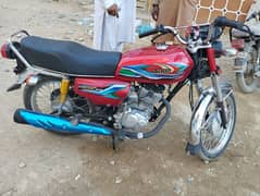 united 125 Sirf 2700 kilo meter chali hai 10 month warranty me hai