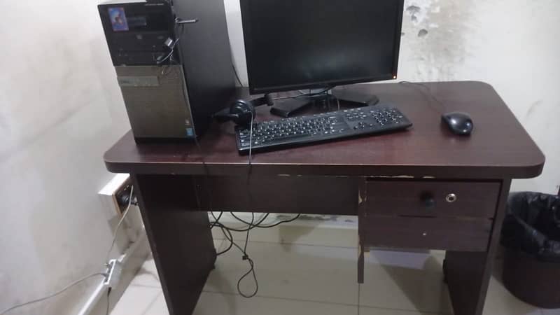 Computer Table for Sale 0