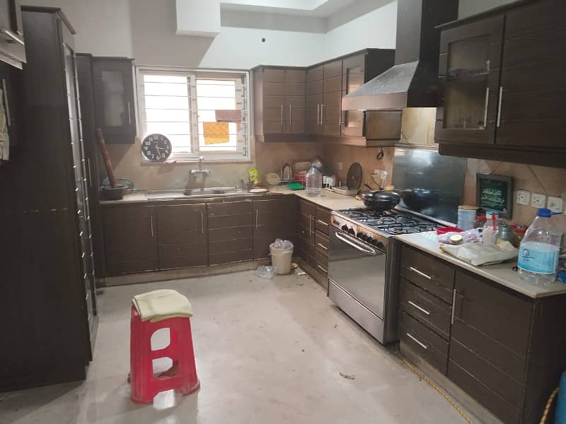 Near Spice Bazaar 1 Kanal Lower Portion With Fully Basement Available For Rent in DHA Phase 6 12