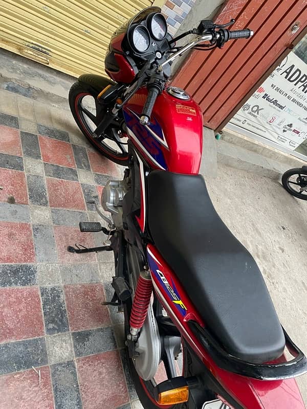 Honda CB125F 3