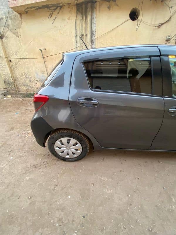 Toyota Vitz 2011 6