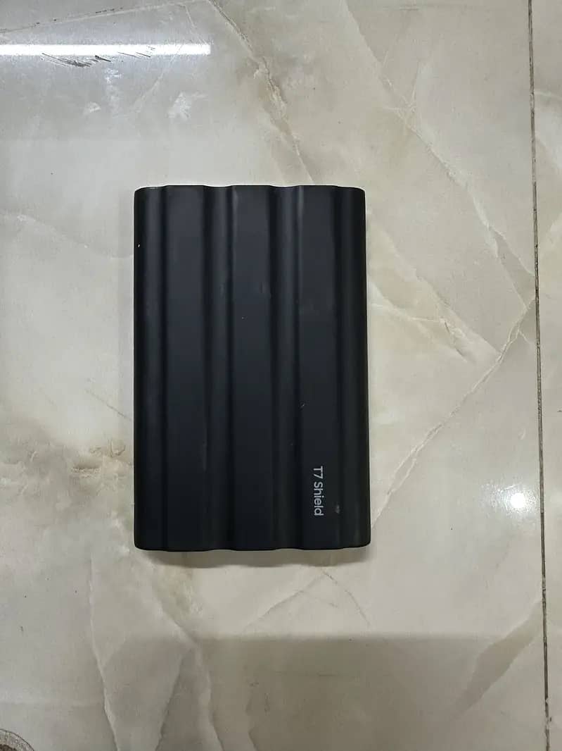 Samsung Portable SSD T7 Shield USB 3.2 2TB (Black) Used 1