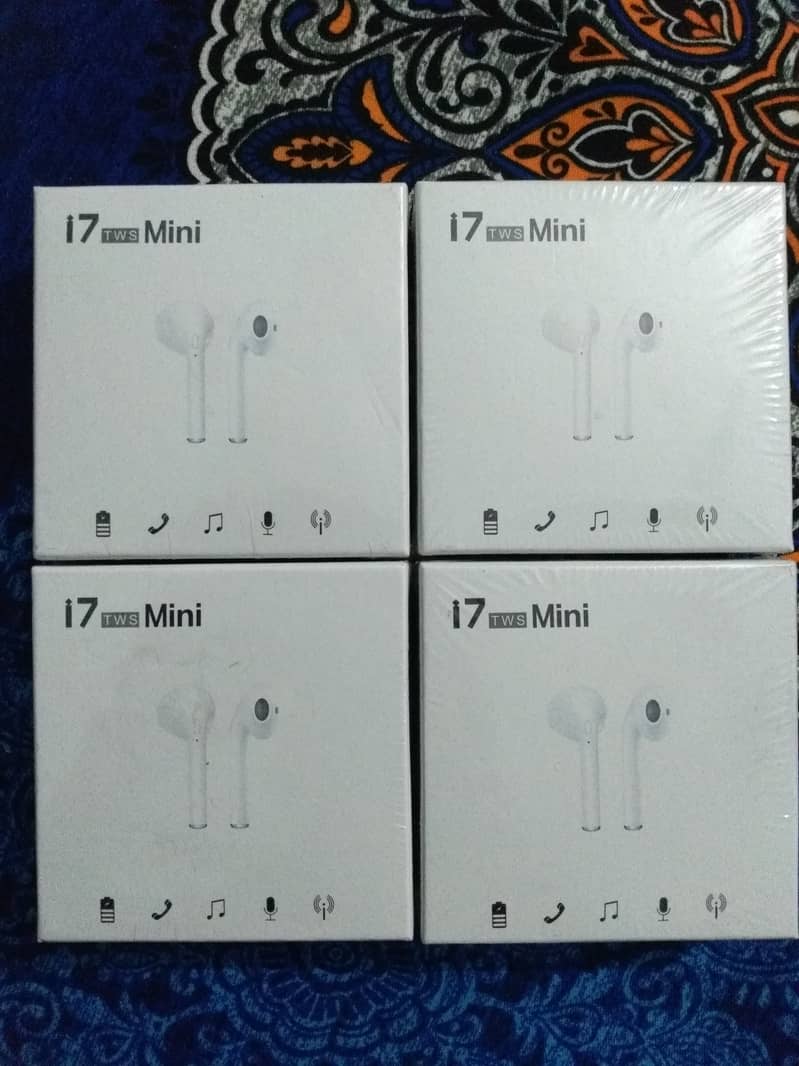 Wireless Chargable Earbuds Diffrent Verity Talk Time 6 Hrs Brand New 7